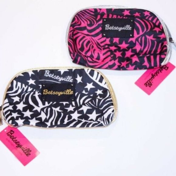 BETSEY JOHNSON Betseyville 2 COSMETIC Make-Up CASE - Picture 1 of 2